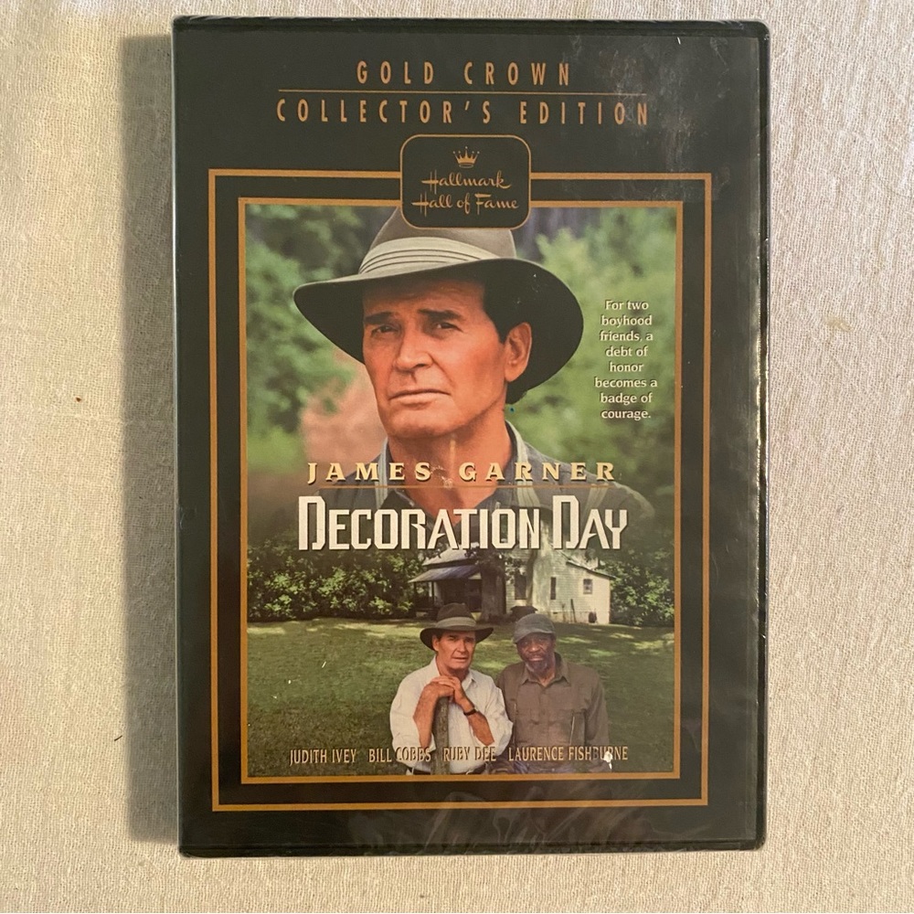 -Gold Crown Collector’s Edition Hallmark Decoration Day DVD